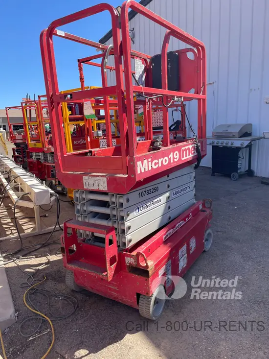 2018 MEC MICRO 19 Scissor Lift