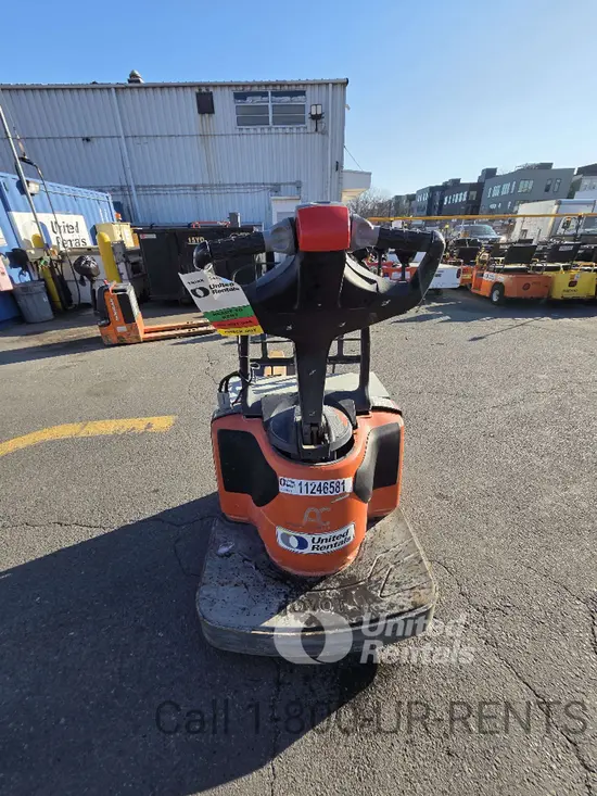 2021 Toyota 8HBE30 Jack
