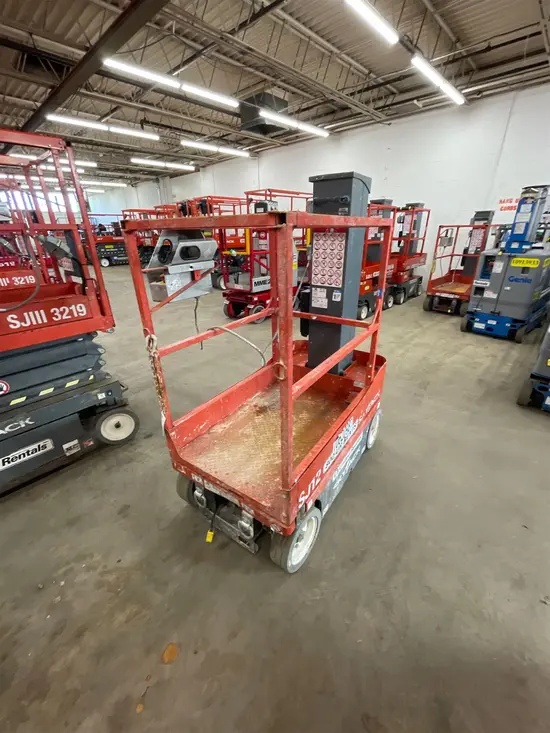 2017 Skyjack SJ12 Self-Propelled One-Person Lift