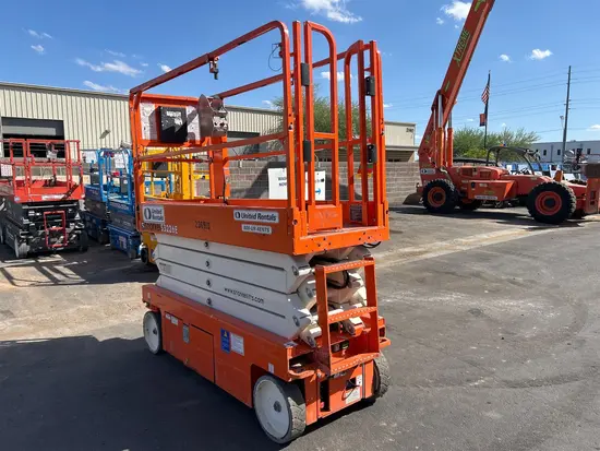 2019 Snorkel S3226E Scissor Lift
