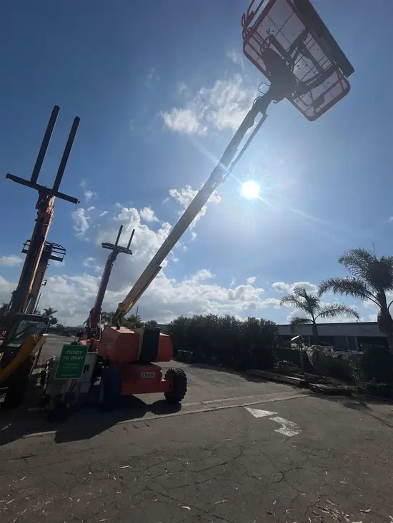 2017 JLG 800AJ Articulating Boom Lift