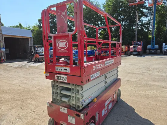 2017 MEC 2632SE Scissor Lift