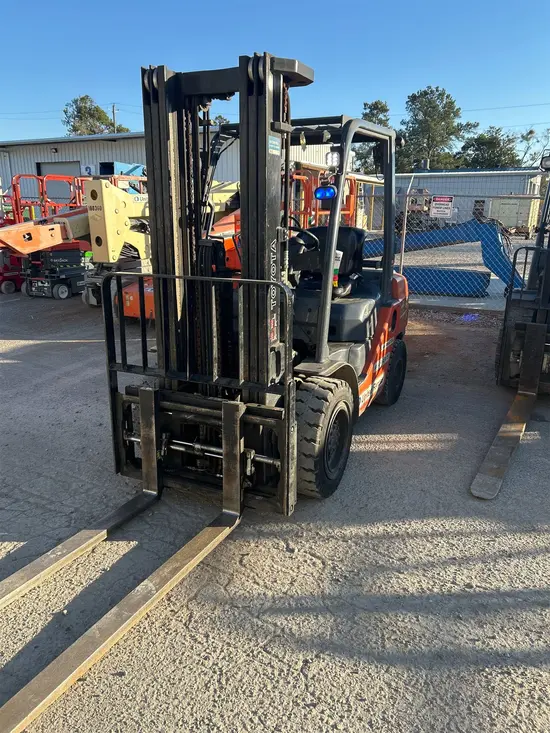 2019 Toyota 8FGU30 Warehouse Forklift