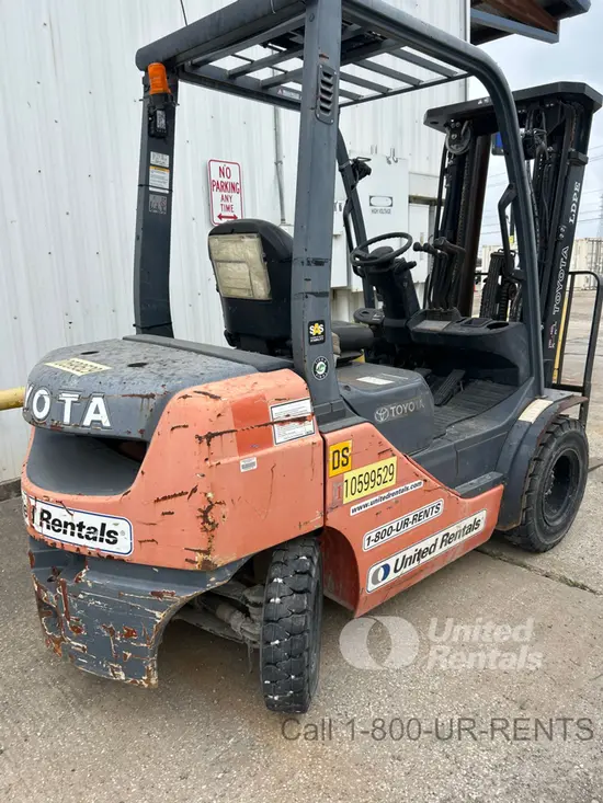 2017 Toyota 8FDU25 Forklift