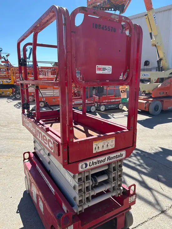 2018 MEC 1330SE Scissor Lift