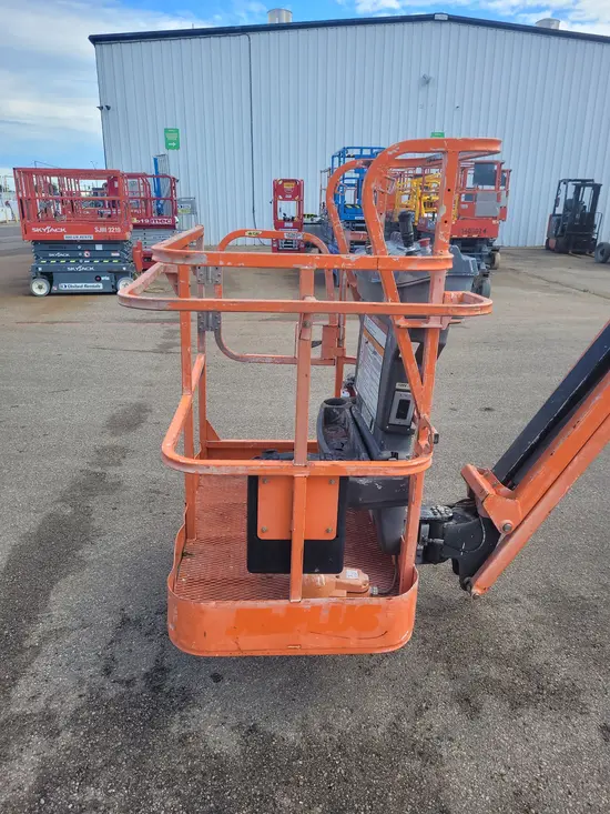 2015 JLG E300AJP Articulating Boom Lift