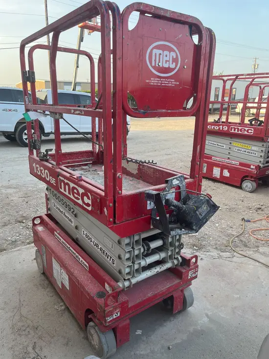 2017 MEC 1330SE Scissor Lift