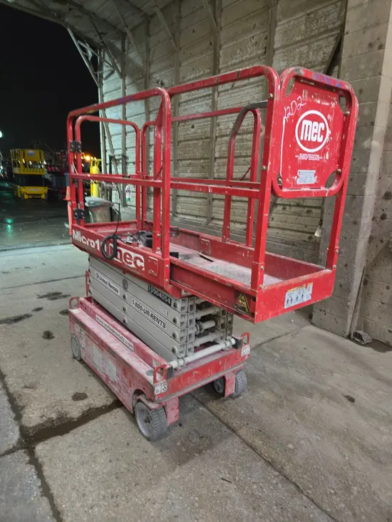 2019 MEC MICRO 19 Scissor Lift