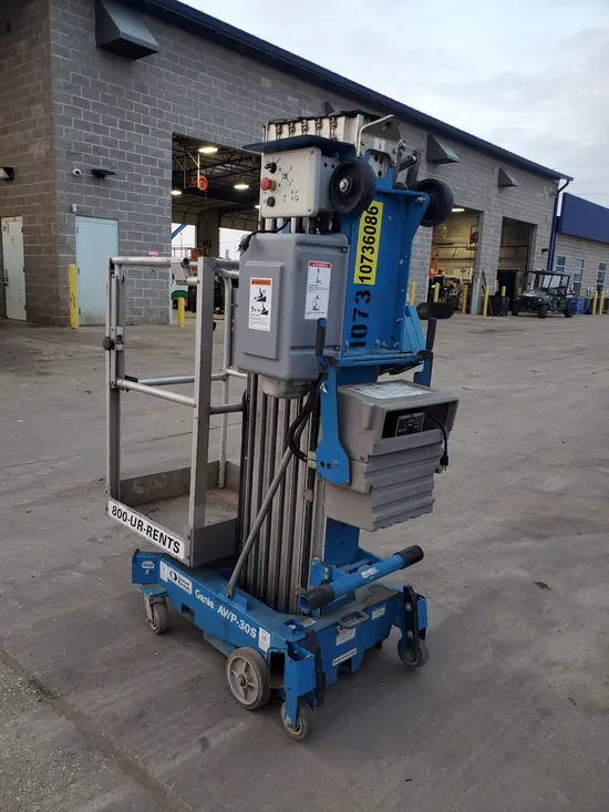 2018 Genie AWP-30SDC Pusharound Lift