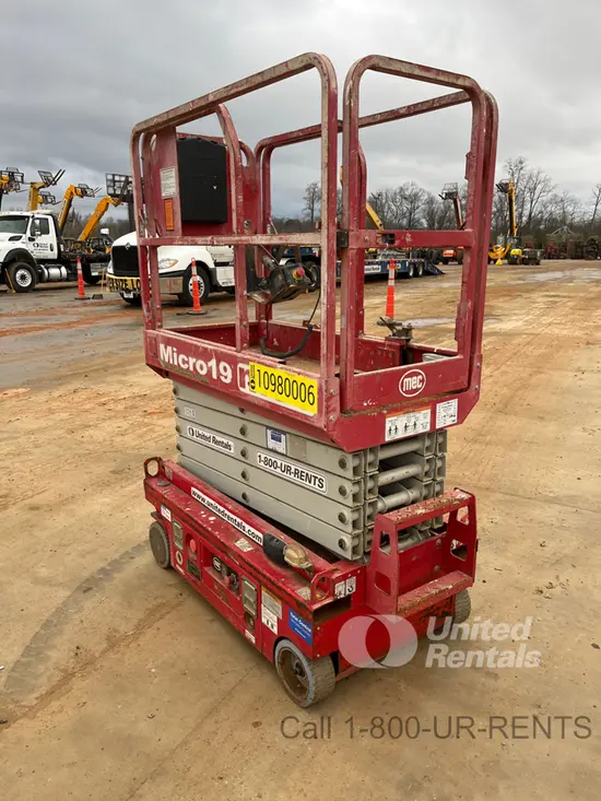 2019 MEC MICRO 19 Scissor Lift