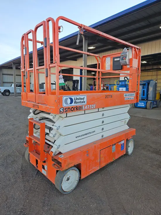 2018 Snorkel S4732E Scissor Lift