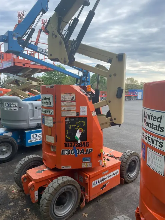 2015 JLG E300AJP Articulating Boom Lift