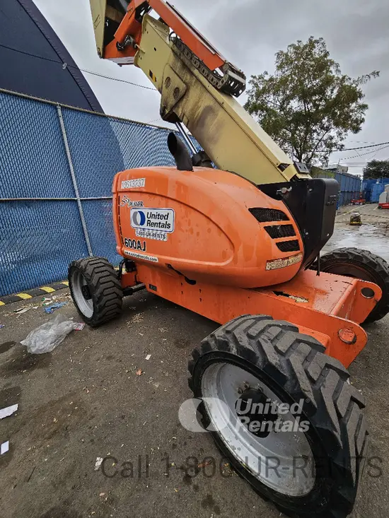 2017 JLG 600AJ Articulating Boom Lift