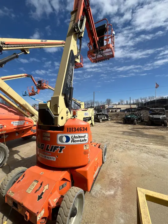 2013 JLG E400AJPN Articulating Boom Lift