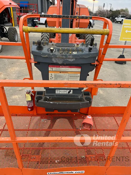 2016 JLG 800AJ Articulating Boom Lift