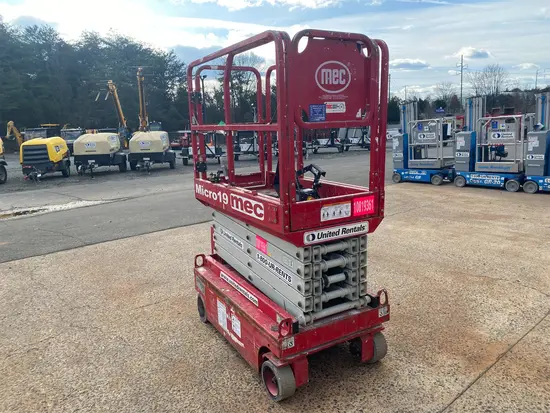 2018 MEC MICRO 19 Scissor Lift