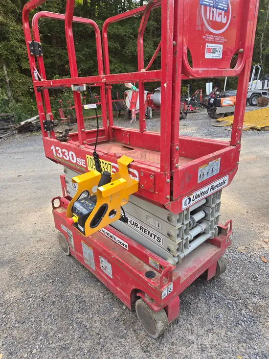 2019 MEC 1330SE Scissor Lift