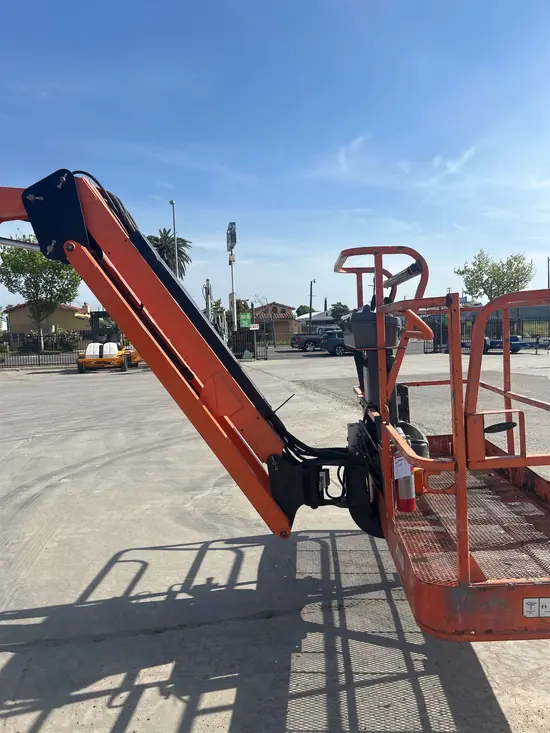 2017 JLG 800AJ Articulating Boom Lift