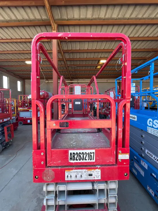 2018 MEC 2632SE Scissor Lift