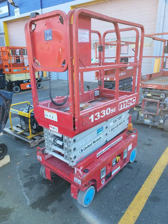 2017 MEC 1330SE Scissor Lift