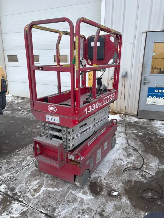 2018 MEC 1330SE Scissor Lift