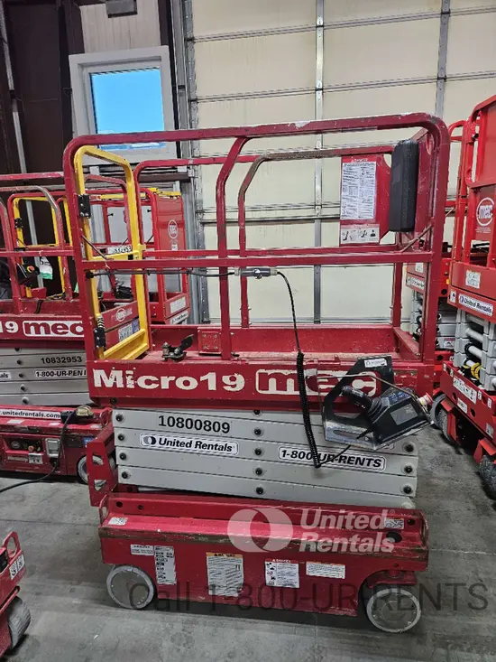2018 MEC MICRO 19 Scissor Lift