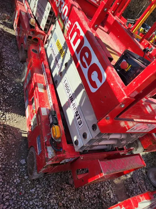 2018 MEC 1330SE Scissor Lift