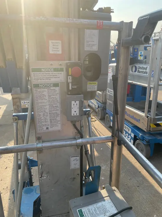 2018 Genie AWP-40SDC Pusharound Lift
