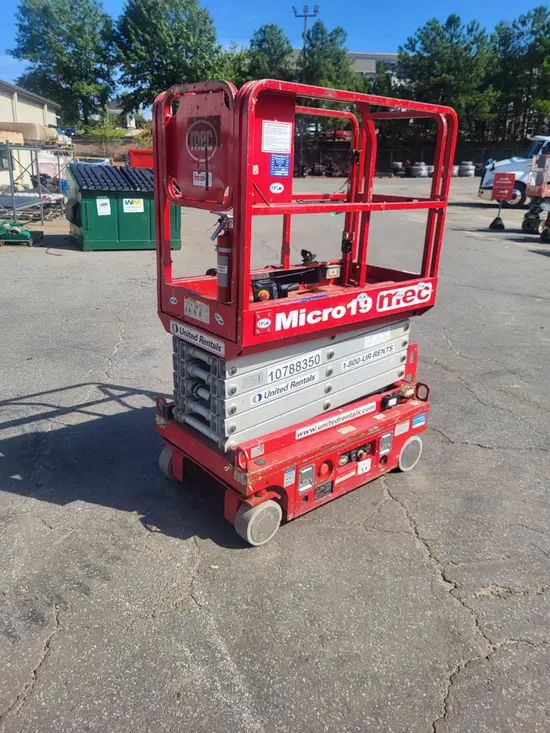 2018 MEC MICRO 19 Scissor Lift