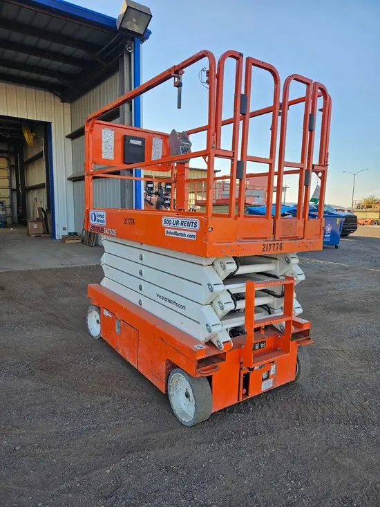 2018 Snorkel S4732E Scissor Lift