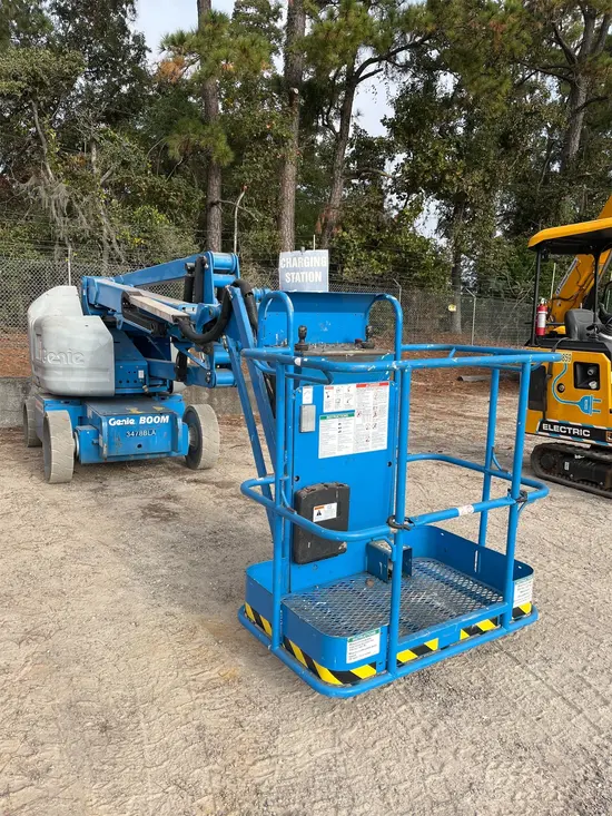 2013 Genie Z-40/23N Articulating Boom Lift