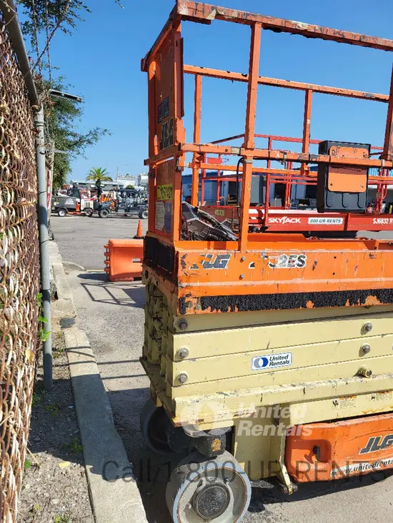2017 JLG 2632ES Scissor Lift