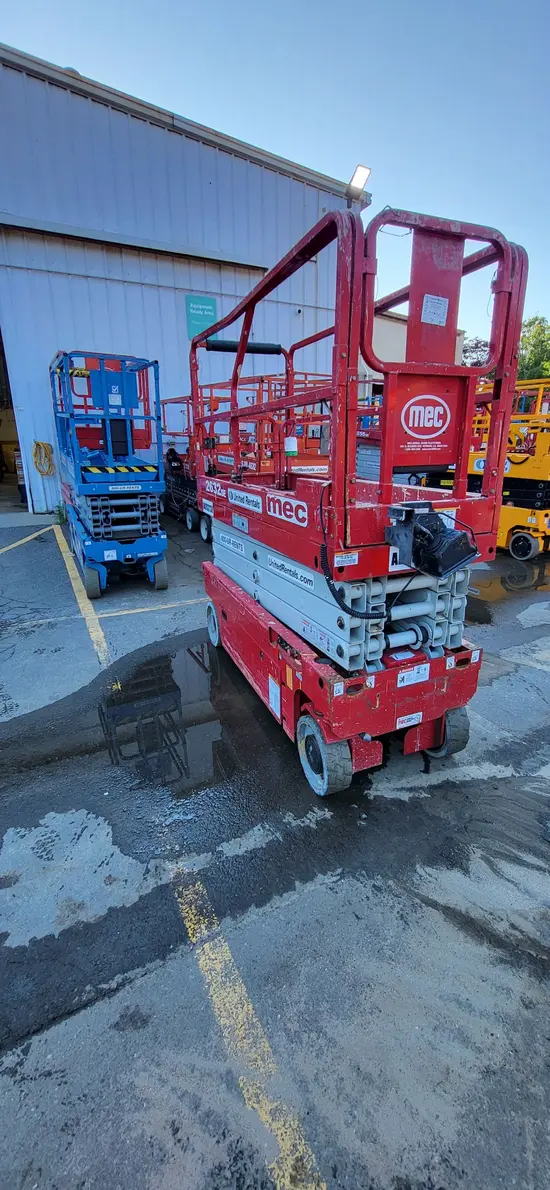 2017 MEC 2632SE Scissor Lift