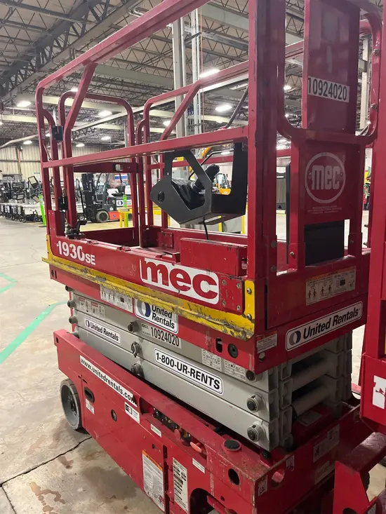 2019 MEC 1930SE Scissor Lift
