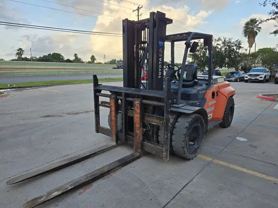 2021 Toyota 8FD70U Warehouse Forklift