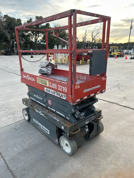 2018 Skyjack SJIII3219 Scissor Lift