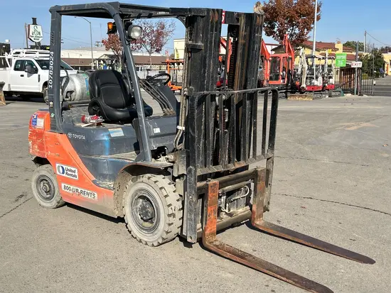 2018 Toyota 8FGU25 Warehouse Forklift