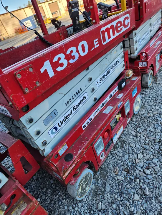 2018 MEC 1330SE Scissor Lift