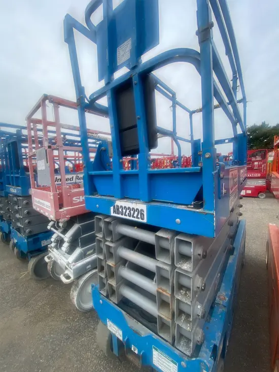 2017 Genie GS-3232 Scissor Lift