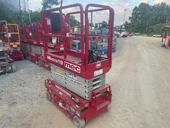 2018 MEC MICRO 19 Scissor Lift