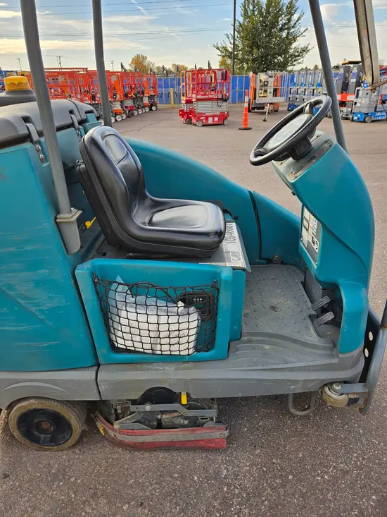 2019 Tennant T-16 Sweeper