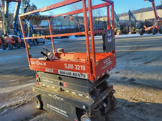 2018 Skyjack SJIII3219 Scissor Lift
