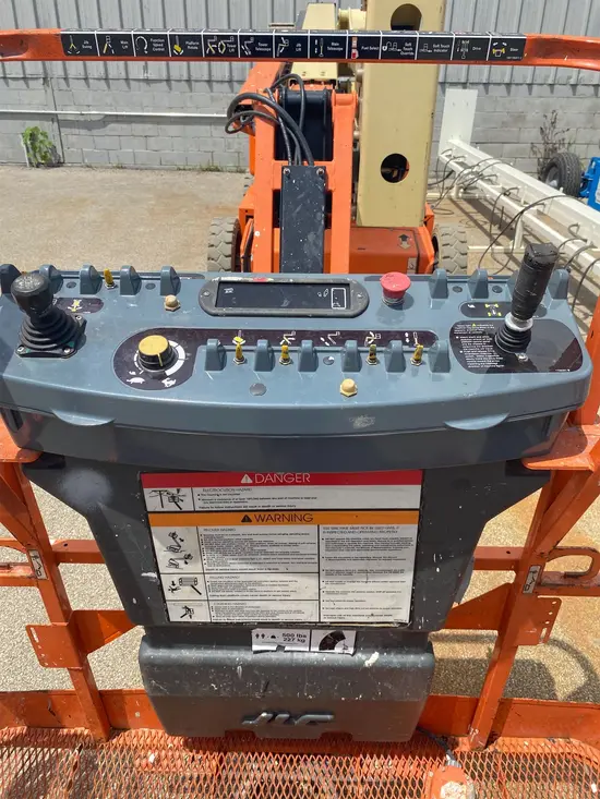2017 JLG E450AJ Articulating Boom Lift