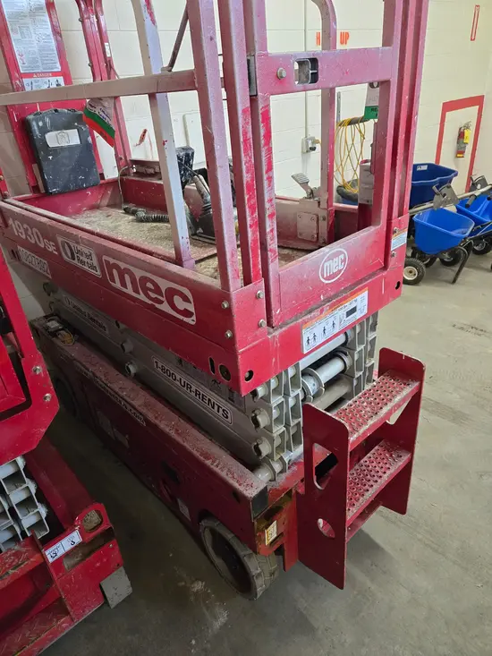2018 MEC 1930SE Scissor Lift