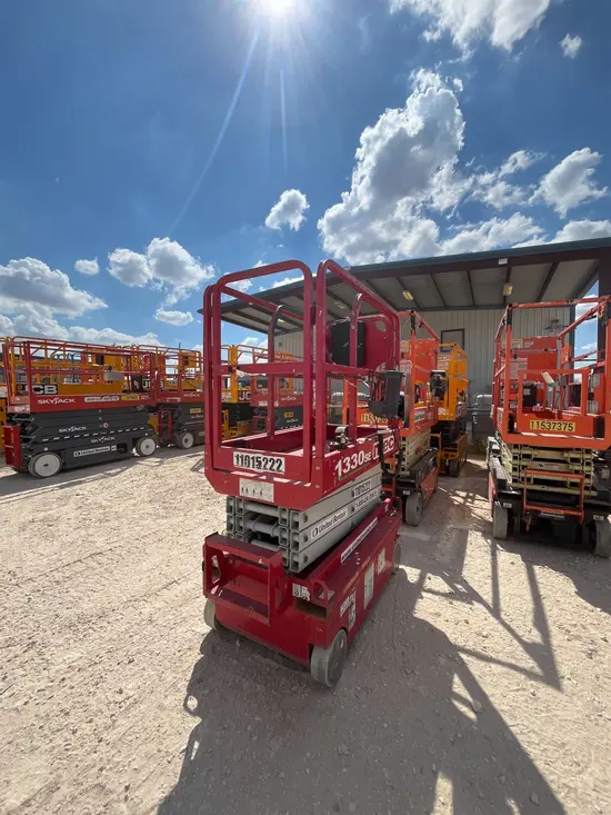 2019 MEC 1330SE Scissor Lift