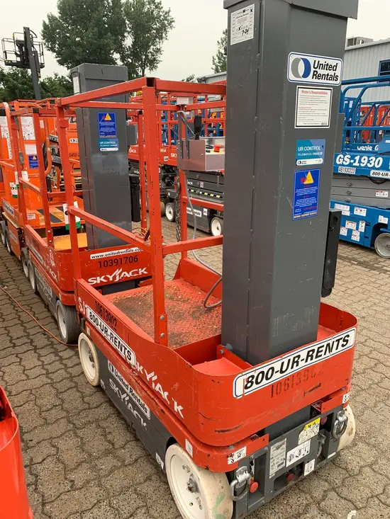 2017 Skyjack SJ12 Self-Propelled One-Person Lift