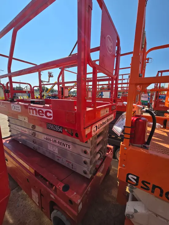 2019 MEC 3346SE Scissor Lift