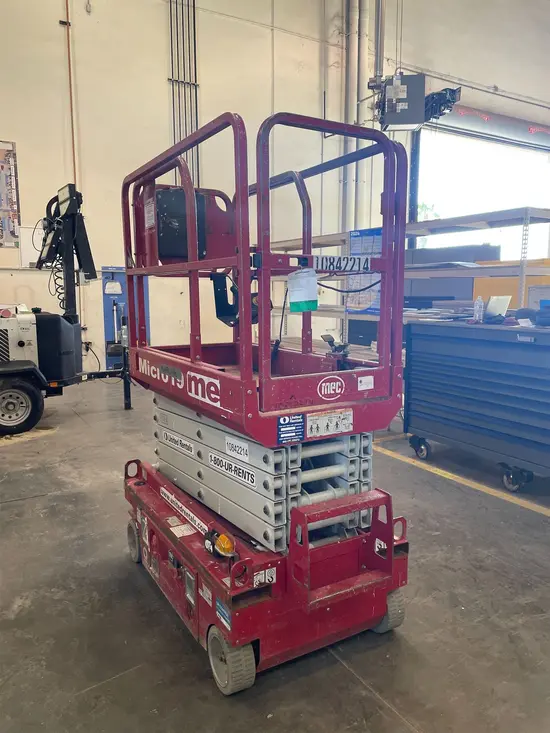 2018 MEC MICRO 19 Scissor Lift