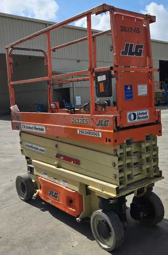 2017 JLG 2632ES Scissor Lift