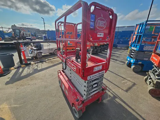 2018 MEC MICRO 19 Scissor Lift